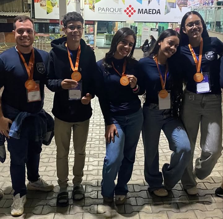 Escola realiza Show de Prêmios para ajudar alunos em competição nacional